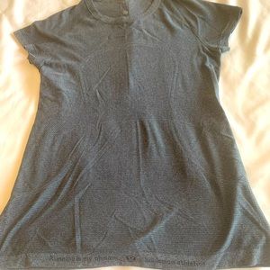 Lululemon Short Sleeve Swiftly Tech Gray Blue Shirt Size 10